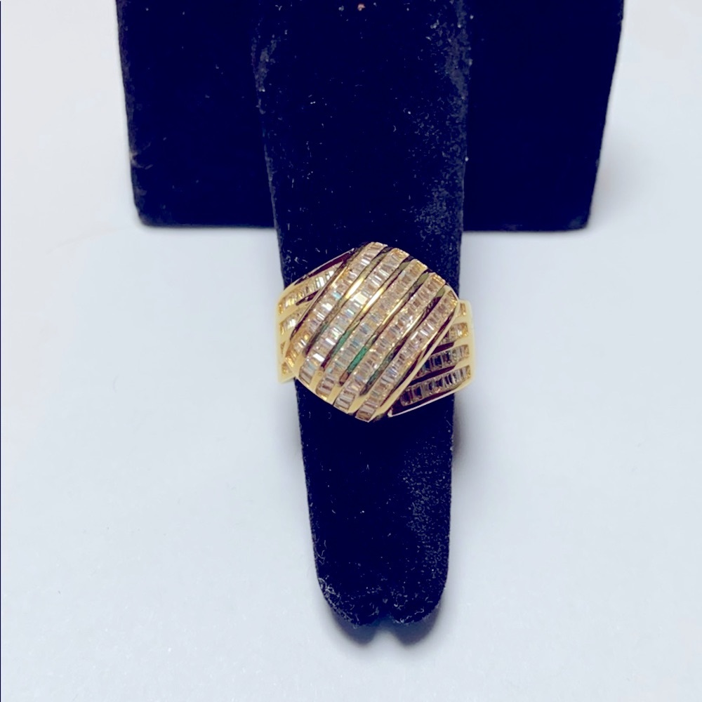 Bella Luce White Diamond Simulant Ring